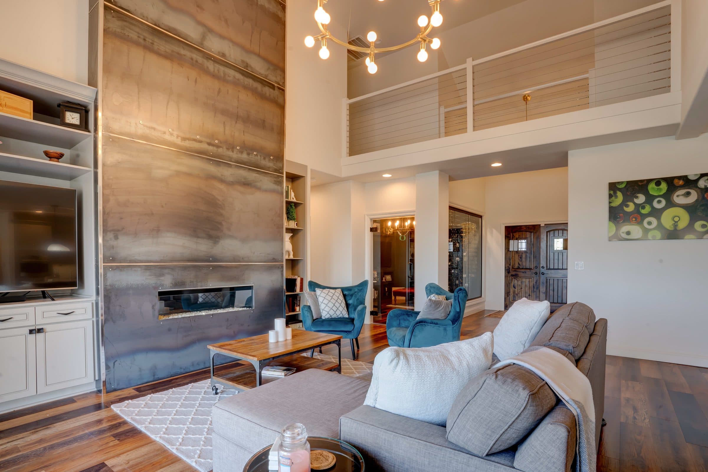 Custom home great room with vaulted ceilings built by Creekside Homes