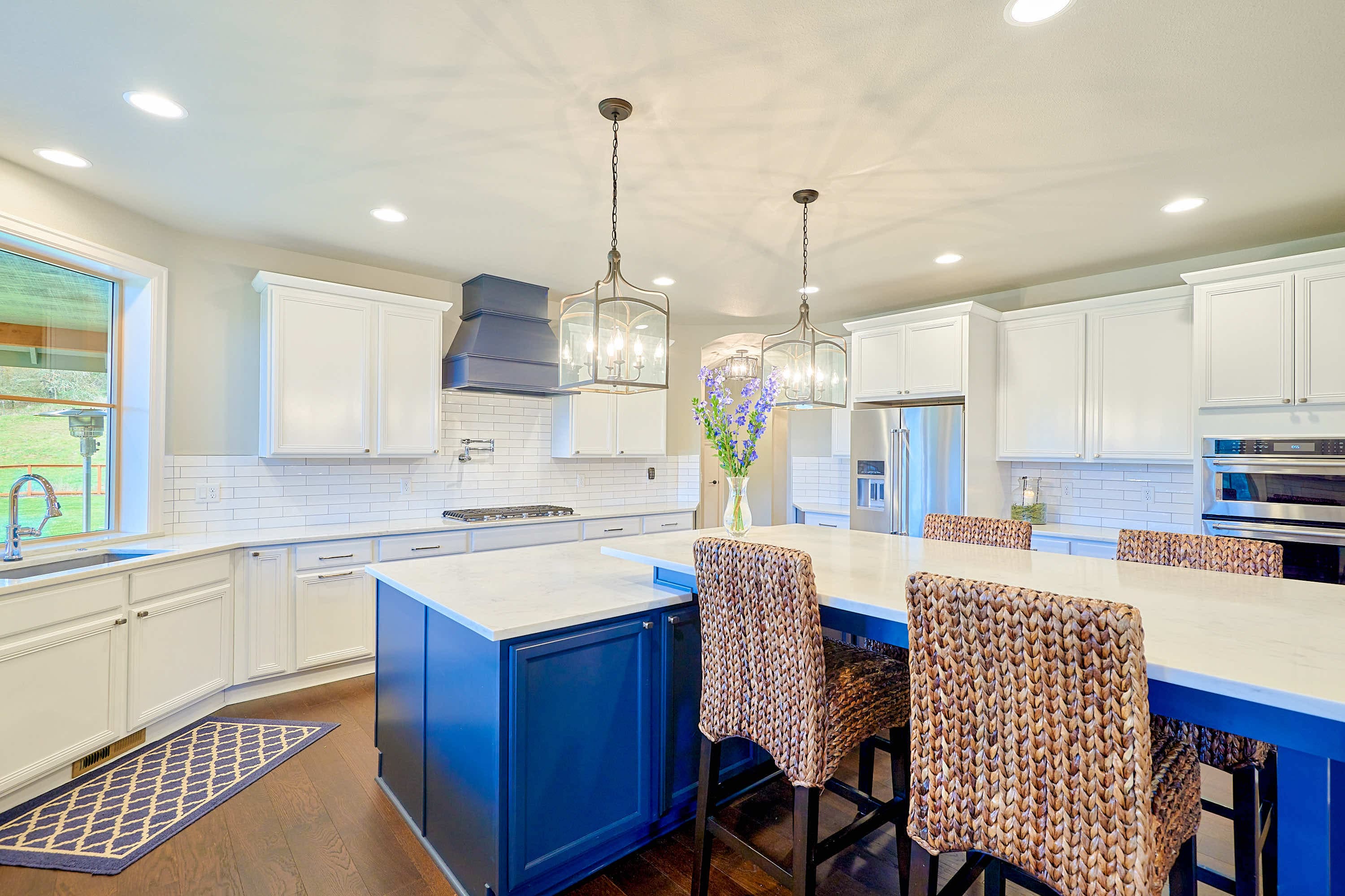 Additional interior view of the Dundee Hills Estate